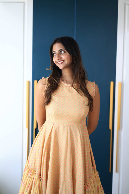 Midi Peach Tiered