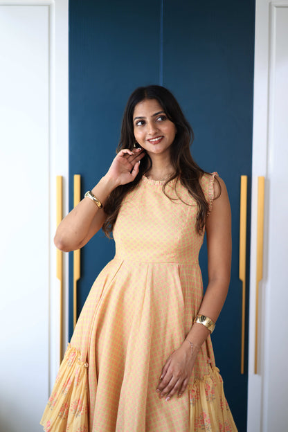 Midi Peach Tiered